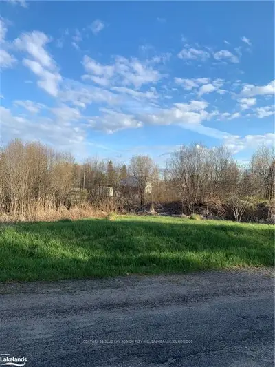 11 Greenwood Road, Sundridge, On P0a 1z0