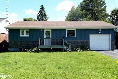 33 QUEEN Street, Sundridge, ON P0A 1Z0