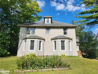 7 BELVEDERE Avenue, Parry Sound, ON P2A 1Z8