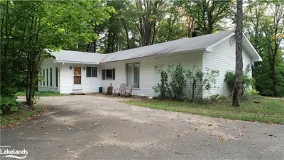2595 HIGHWAY #60, Lake of Bays, ON, P0A 1H0