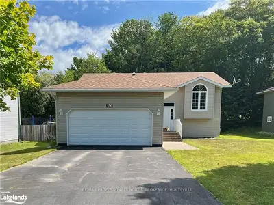 30 WALTER Street, Huntsville, ON P1H 1W2