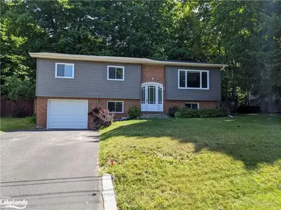 9 SHAW Crescent, Huntsville, ON P1H 1V8