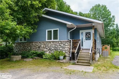 25 E ELLIOTT Street, Huntsville, ON P1H 1W7