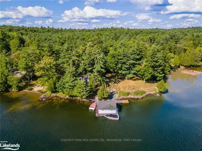 1021 DOCK Road, Muskoka Lakes, ON P0B 1J0