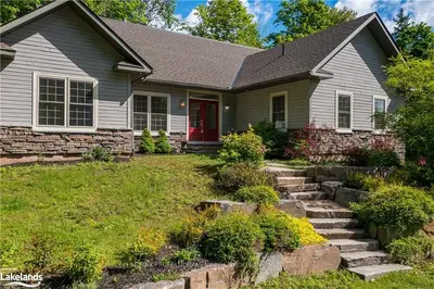 1010 SOUTH PORTAGE Road, Lake of Bays, ON P0A 1H0