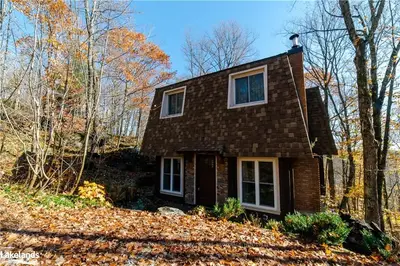 151 CHALET Crescent, Huntsville, ON P1H 1A8