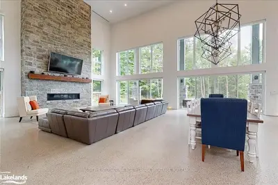 35 ESTATE Drive, Muskoka Lakes, ON P0B 1J0