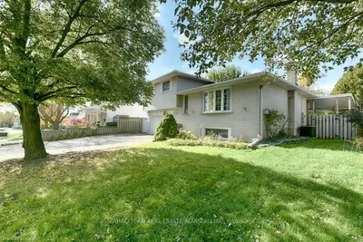 12 Foster Crescent, Cambridge, On N1r 4r1