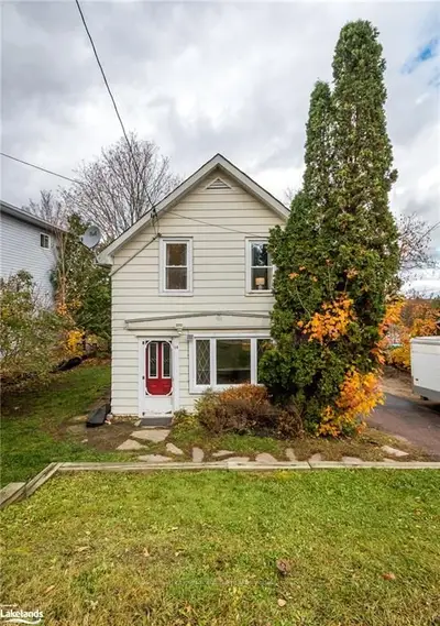 18 FLORENCE Street E, Huntsville, ON P1H 1P8