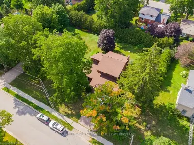 585 St Patrick Street E, Centre Wellington, On N1m 1n3