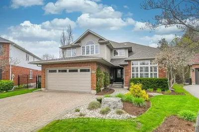 8 Hartwood Court, Guelph, On N1g 4b9