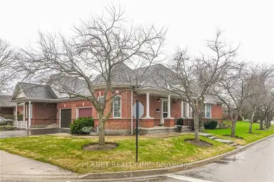 1 Village Green Drive, Guelph, On N1g 4x7