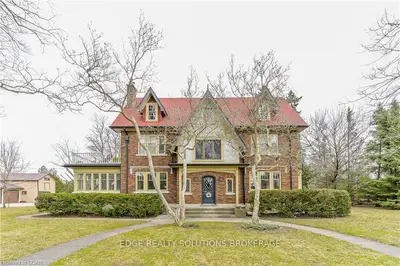 315 Union Street E, Centre Wellington, On N1m 1w2