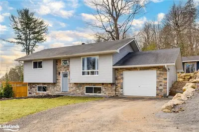 39 EARLS Road, Huntsville, ON P1H 1C7