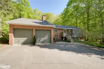 1060 GOLDEN BEACH Road, Bracebridge, ON P1L 1W8