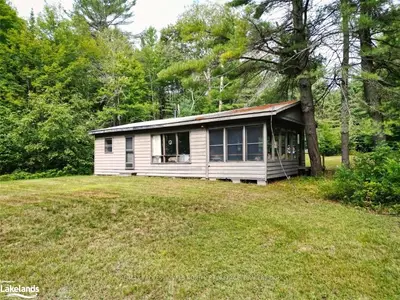 110 STEPHENSON 2 Road W, Huntsville, ON P0B 1L0