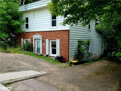 12 FLORENCE Street E, Huntsville, ON P1H 1P8