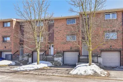 201 Silvercreek Parkway N 10, Guelph, On N1h 3t4
