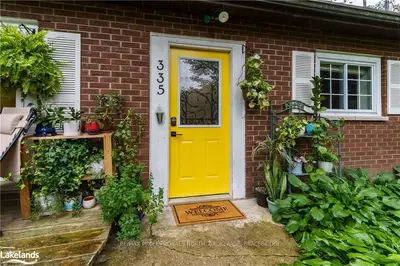 335 LORNE Street, Gravenhurst, ON P1P 1C8