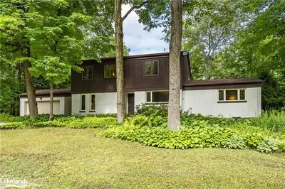 60 WOODLAND Drive, Bracebridge, ON P1L 1M2