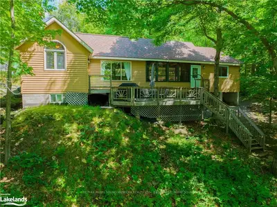 478 EAST POVERTY BAY Road, Magnetawan, ON P0A 1P0
