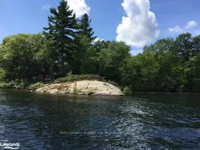 511 BERWICK Road, Georgian Bay, ON L0K 1S0