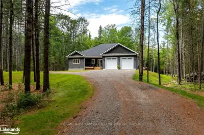 1050 DWIGHT BEACH Road, Lake of Bays, ON P0A 1H0