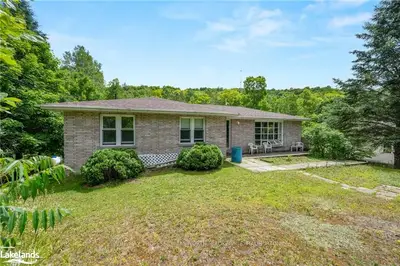 4226 Loop Road, Highlands East, ON K0L 1X0