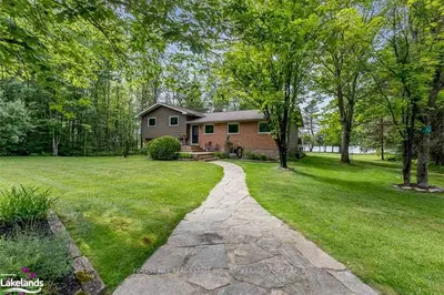 60 LIGHTHOUSE POINT Road, Huntsville, ON P1H 1Y7