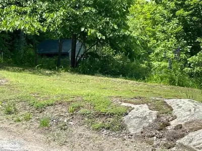 18 W TOWN LINE Road W, Huntsville, ON P1H 1R1