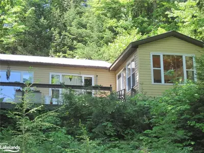 1579 BUCKSKIN LAKE Road, Highlands East, ON K0L 2Y0