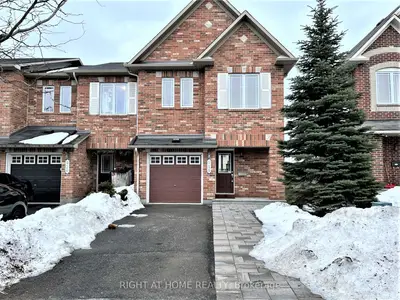 Att/Row/Townhouse in Barrhaven