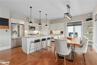 17 WOODSTREAM Drive, Huntsville, ON P1H 0B7