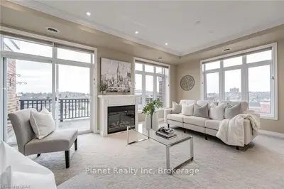 65 Bayberry Drive 403, Guelph, ON N1G 5K8
