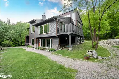 1056 SANDWOOD Road, Muskoka Lakes, ON P0B 1M0