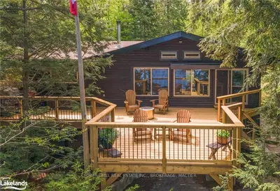 12 HILLTOP Lane, Seguin, ON P0C 1J0