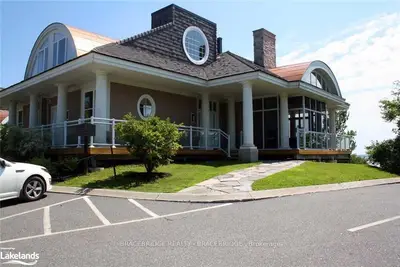 1869 MUSKOKA ROAD 118 W T201 D2, Muskoka Lakes, ON P1L 1W8