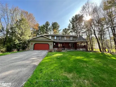 24 SOUTH MUSKOKA Drive, Bracebridge, ON P1L 1M4