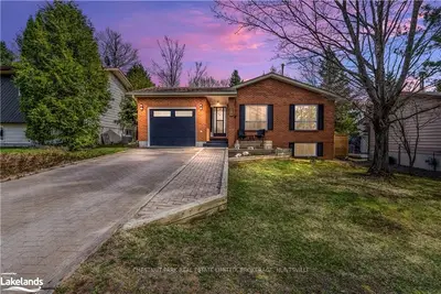 15 GEORGE Street, Huntsville, ON P1H 1V5