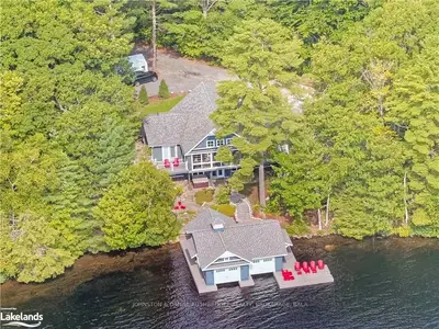 1103 WHITESIDE Road, Muskoka Lakes, ON P0B 1J0