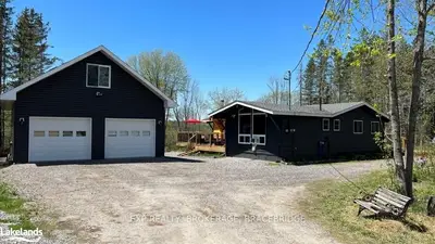 24 MAPLE Street, Seguin, ON P0C 1J0