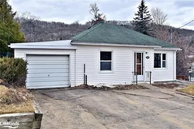 258 HIGHLAND Street, Dysart et al, ON K0M 1S0