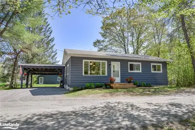1 PINE TREE Lane, Muskoka Lakes, ON P0B 1J0