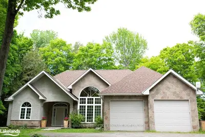 2045 MUSKOKA ROAD 118 WEST 1, Muskoka Lakes, ON P1L 1W8