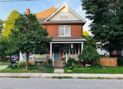 32 BEALE Street, Woodstock, ON N4S 6W9
