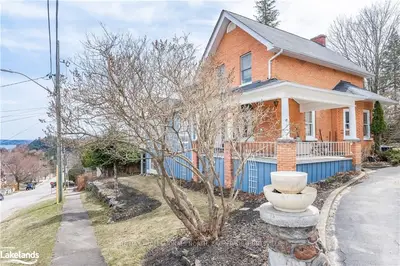 23 Lansdowne Street W, Huntsville, ON P1H 1W1