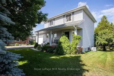 17 ANDREW Street, Wellington North, ON N0G 1A0