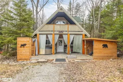 1043 TADPOLE Lane, Highlands East, ON K0M 1S0