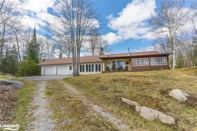 1170 English Circle, Highlands East, On K0m 1r0
