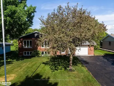 137 GREENFIELD Drive, Meaford, ON N4L 1W6